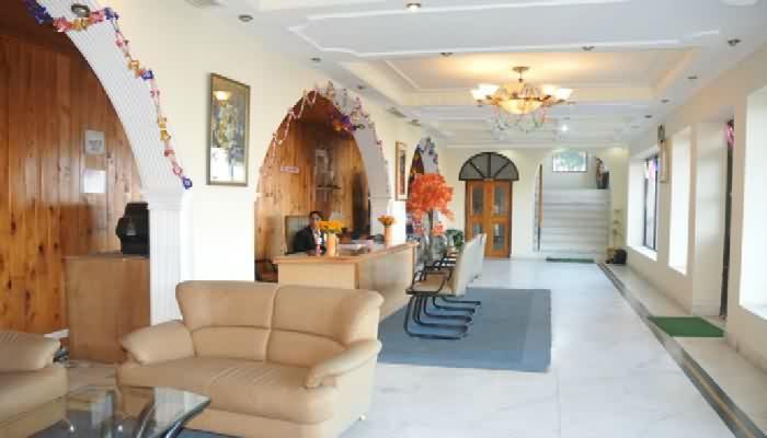 Hotel Royal Residency à Khajjiar Extérieur photo