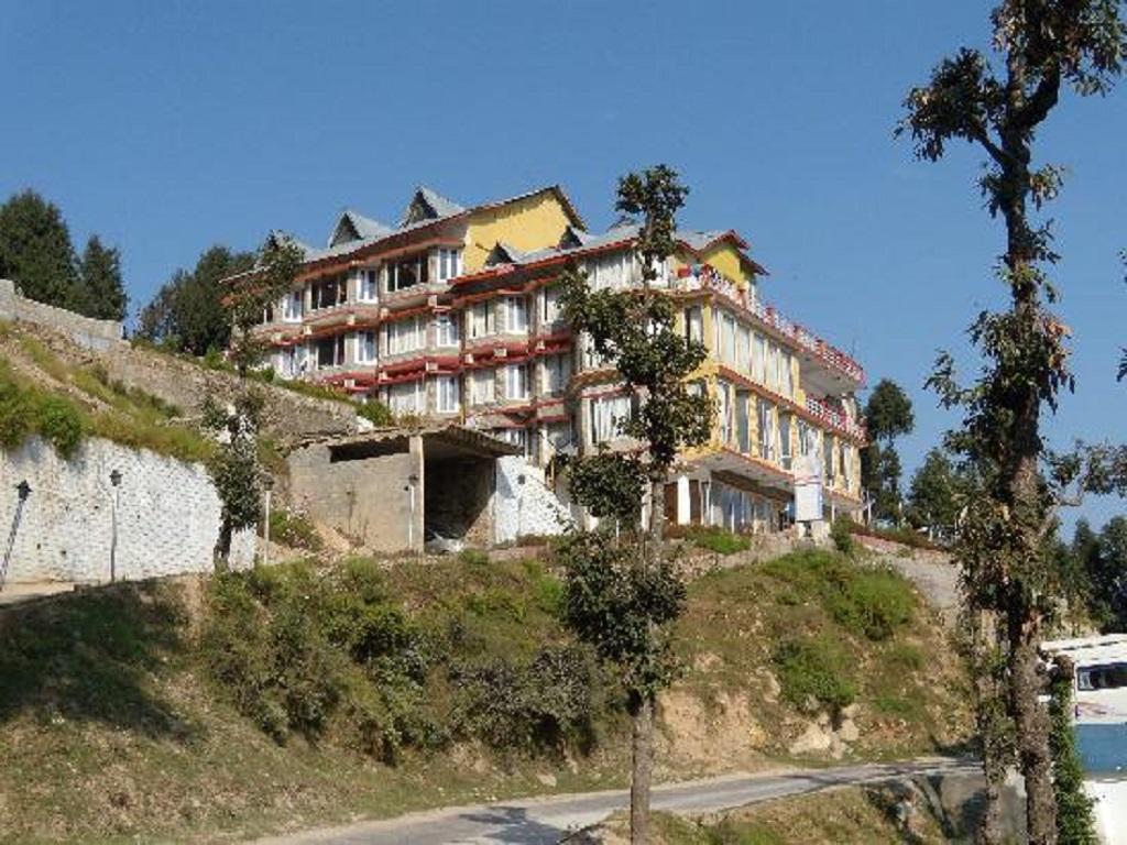 Hotel Royal Residency à Khajjiar Extérieur photo